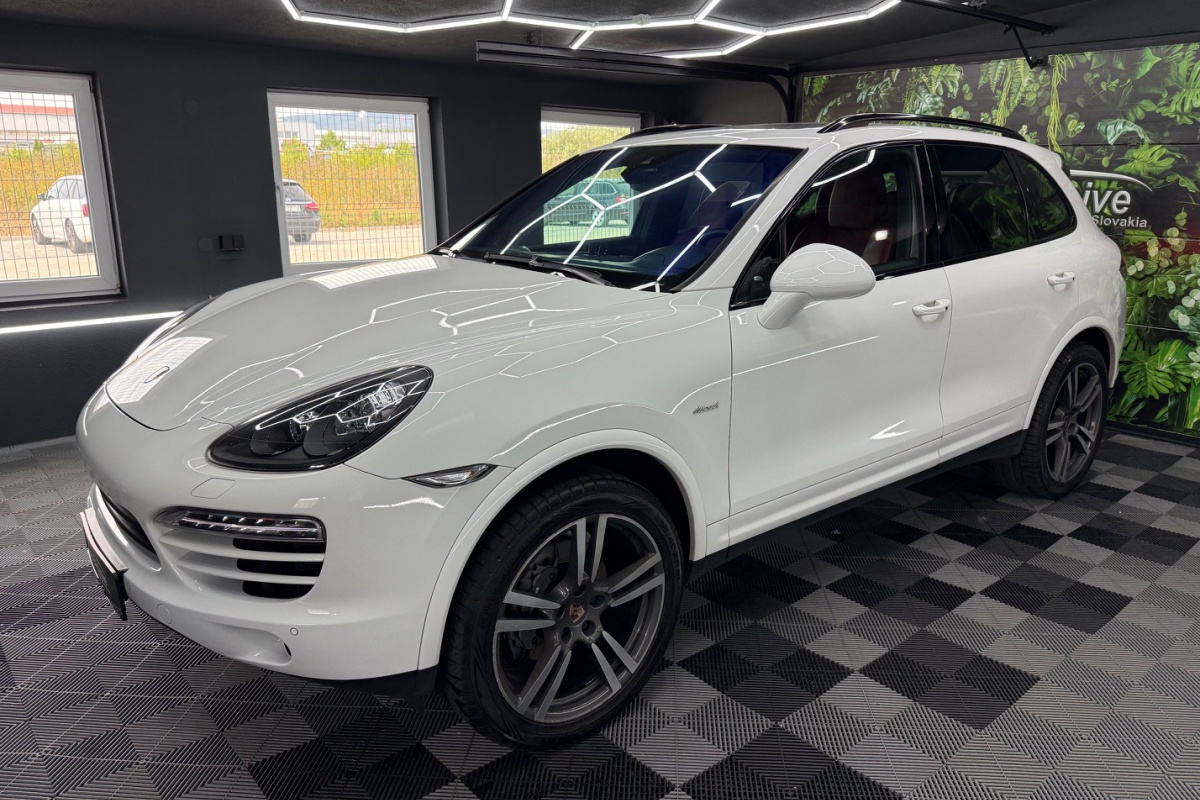Ponuka vozidiel / Porsche Cayenne Diesel 245k Tiptronic S - video