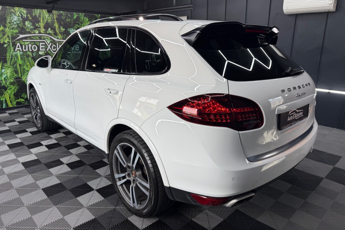 Ponuka vozidiel / Porsche Cayenne Diesel 245k Tiptronic S - video