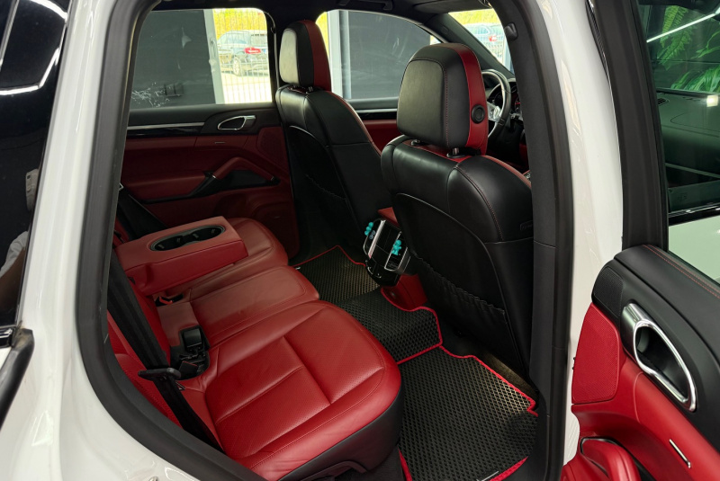  Ponuka vozidiel / Porsche Cayenne Diesel 245k Tiptronic S - video