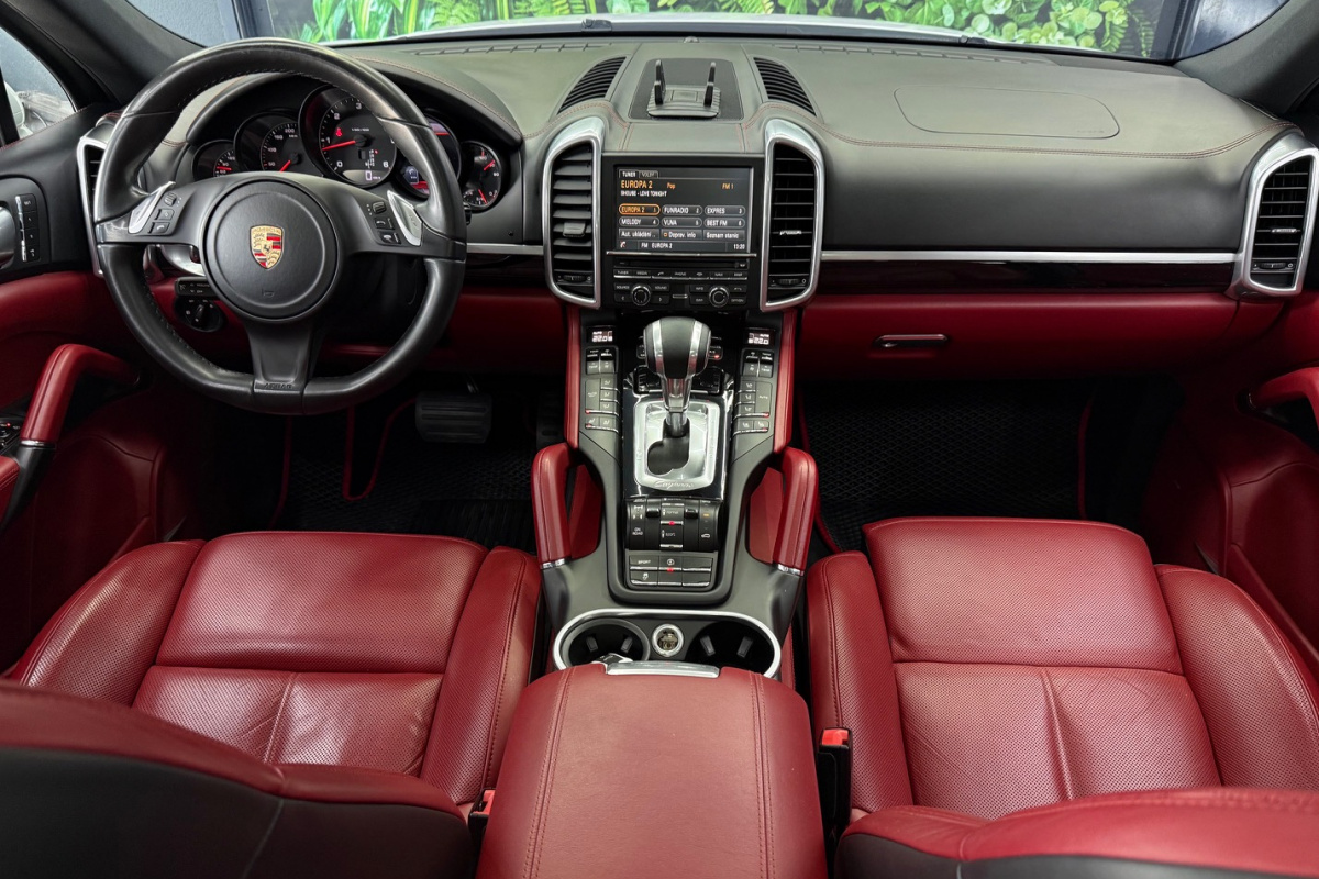 Ponuka vozidiel / Porsche Cayenne Diesel 245k Tiptronic S - video