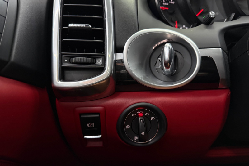  Ponuka vozidiel / Porsche Cayenne Diesel 245k Tiptronic S - video