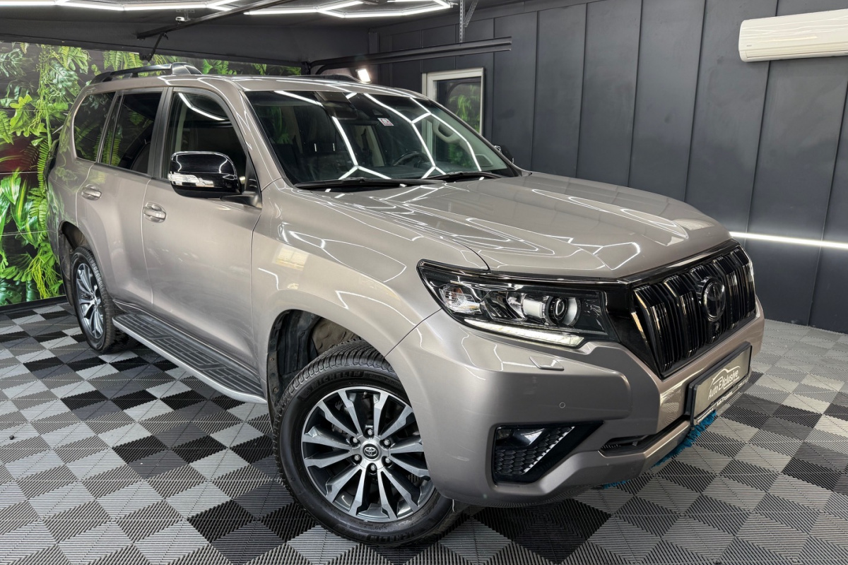 Ponuka vozidiel / Toyota Land Cruiser 2.8 D-4D 204 Executive A/T 4x4 - video