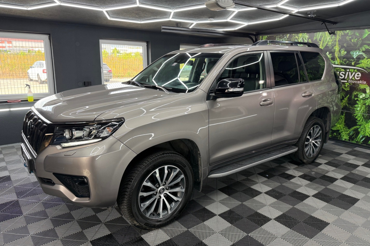 Ponuka vozidiel / Toyota Land Cruiser 2.8 D-4D 204 Executive A/T 4x4 - video Ponuka vozidiel / Toyota Land Cruiser 2.8 D-4D 204 Executive A/T 4x4 - video