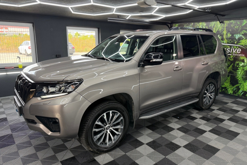  Ponuka vozidiel / Toyota Land Cruiser 2.8 D-4D 204 Executive A/T 4x4 - video