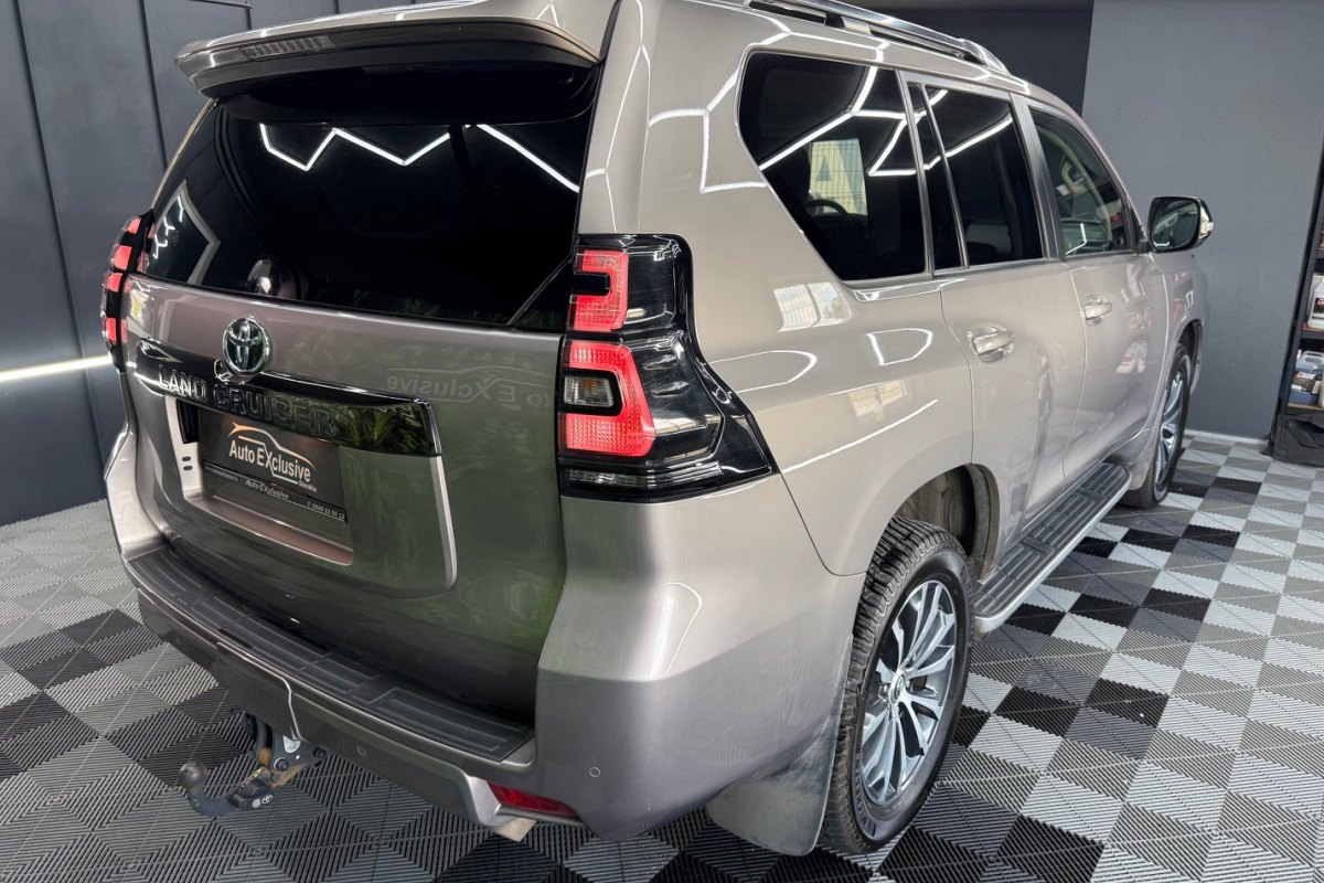 Ponuka vozidiel / Toyota Land Cruiser 2.8 D-4D 204 Executive A/T 4x4 - video