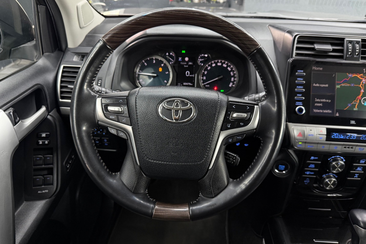 Ponuka vozidiel / Toyota Land Cruiser 2.8 D-4D 204 Executive A/T 4x4 - video