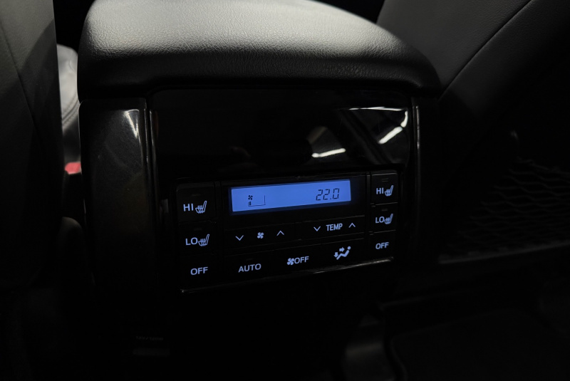 Ponuka vozidiel / Toyota Land Cruiser 2.8 D-4D 204 Executive A/T 4x4 - video Ponuka vozidiel / Toyota Land Cruiser 2.8 D-4D 204 Executive A/T 4x4 - video