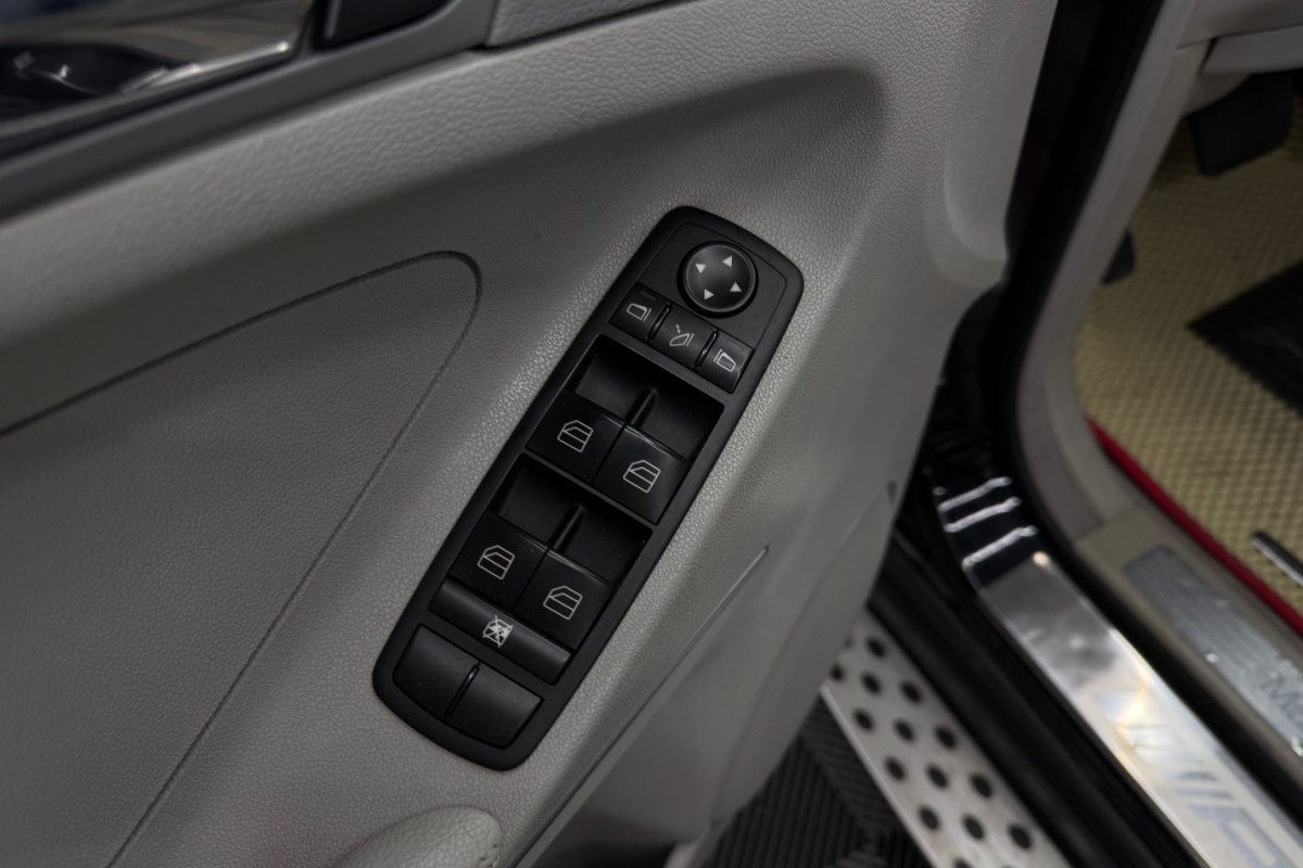 Ponuka vozidiel / Mercedes-Benz ML 280 CDI - video Ponuka vozidiel / Mercedes-Benz ML 280 CDI - video