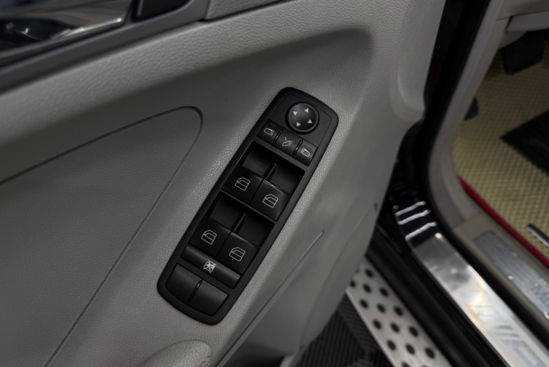 Ponuka vozidiel / Mercedes-Benz ML 280 CDI - video