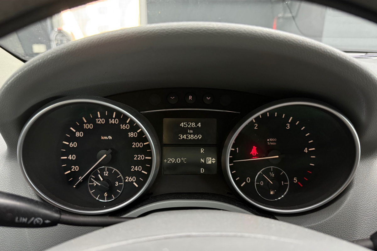 Ponuka vozidiel / Mercedes-Benz ML 280 CDI - video