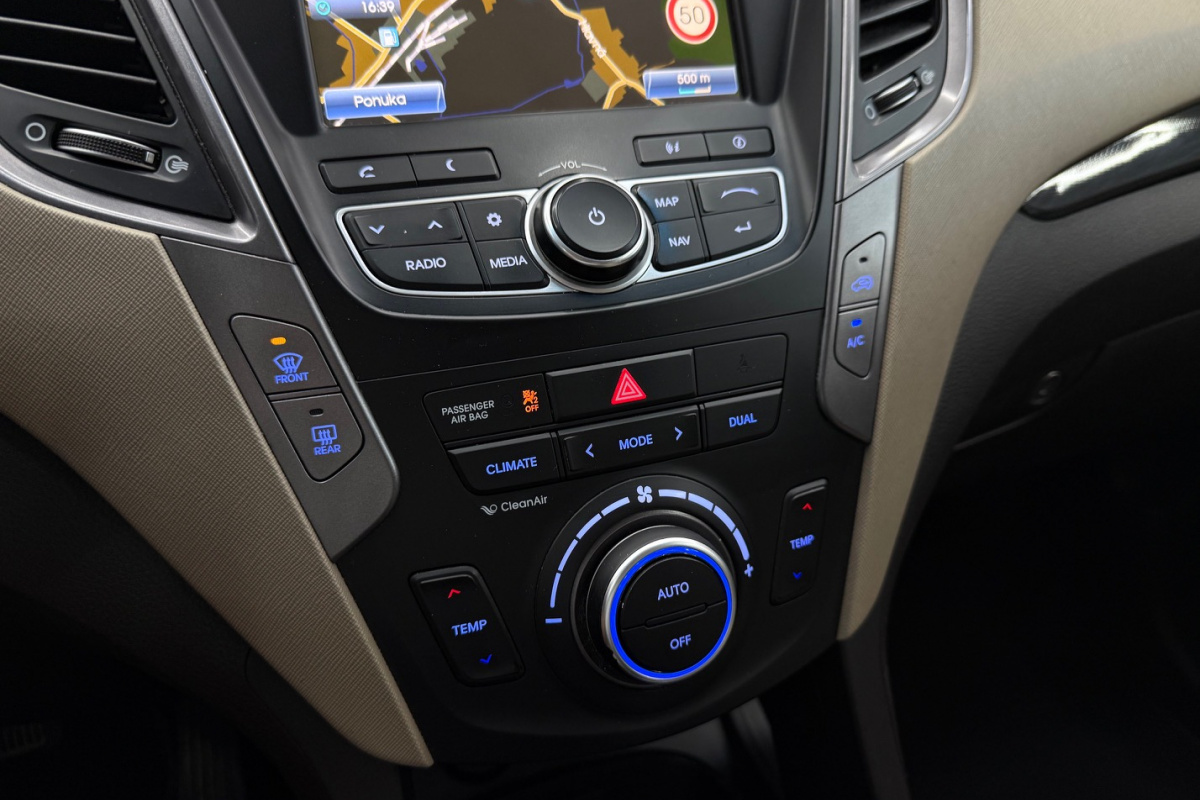 Ponuka vozidiel / Hyundai Santa Fe 2.2 CRDi VGT 4x4 Premium A/T - video