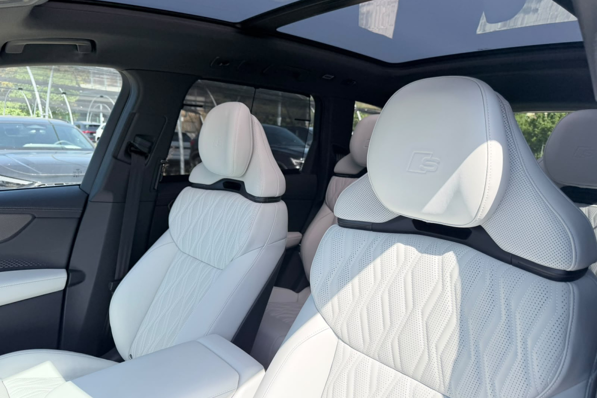 Ponuka vozidiel / Audi Q7 3.0 TDI S-Line quattro Signature Edition - video