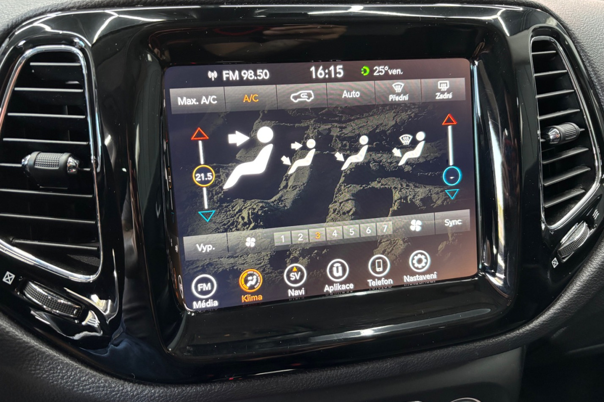 Ponuka vozidiel / Jeep Compass 2.0L MJet 140 4WD Limited A/T - video