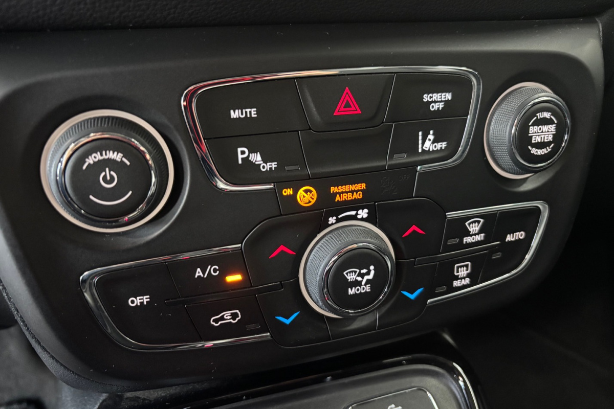 Ponuka vozidiel / Jeep Compass 2.0L MJet 140 4WD Limited A/T - video
