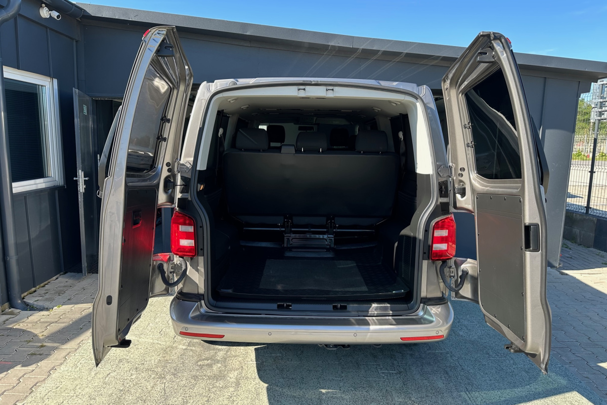 Ponuka vozidiel / Volkswagen Caravelle T6 Long 2.0 TDi Comfortline - video