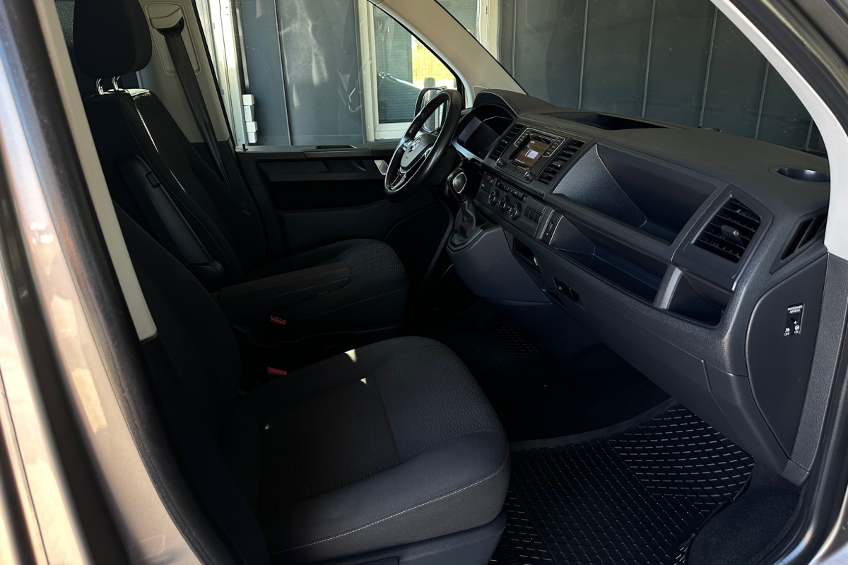 Ponuka vozidiel / Volkswagen Caravelle T6 Long 2.0 TDi Comfortline - video