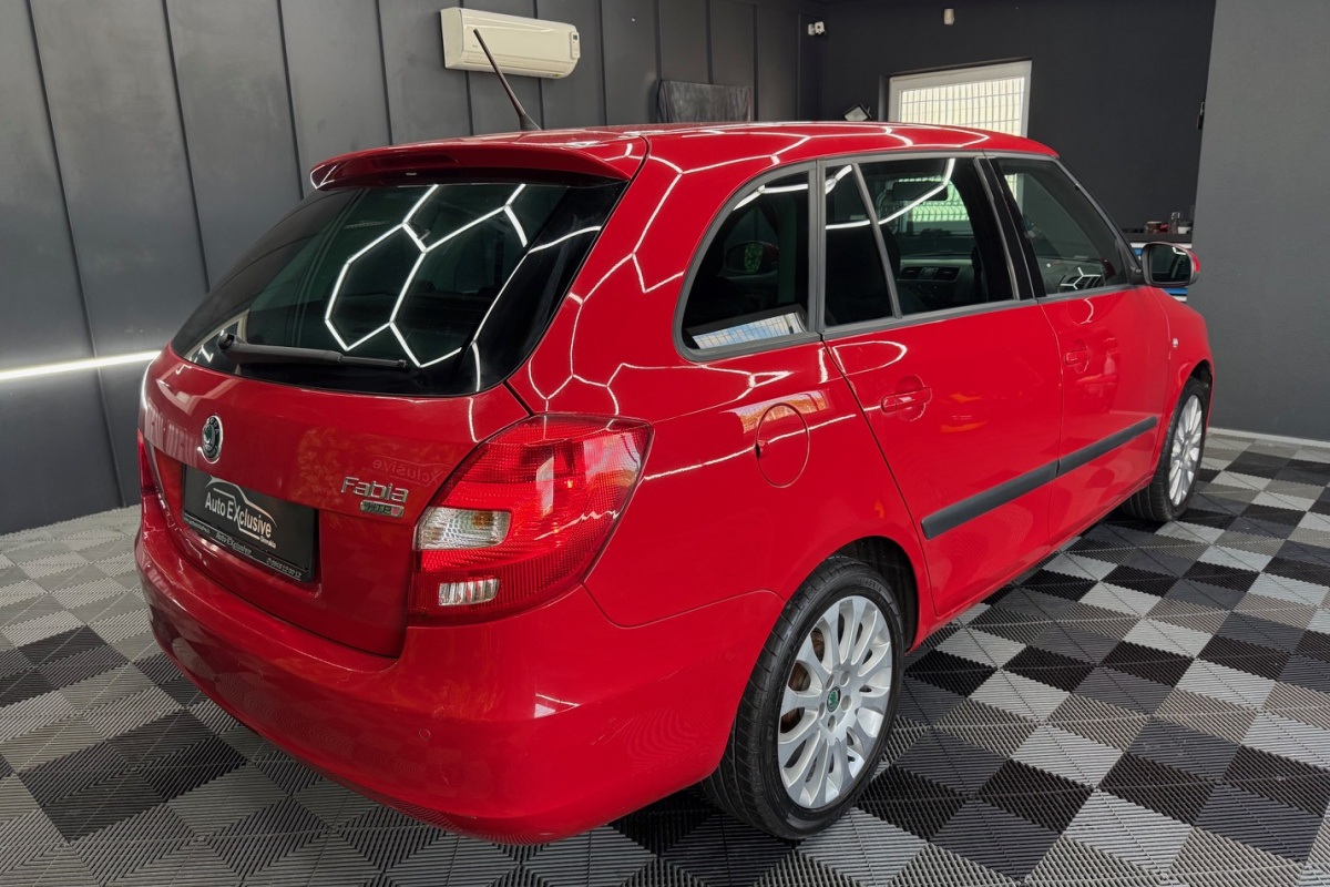 Ponuka vozidiel / Škoda Fabia Combi 1.2 HTP 12V Elegance - video