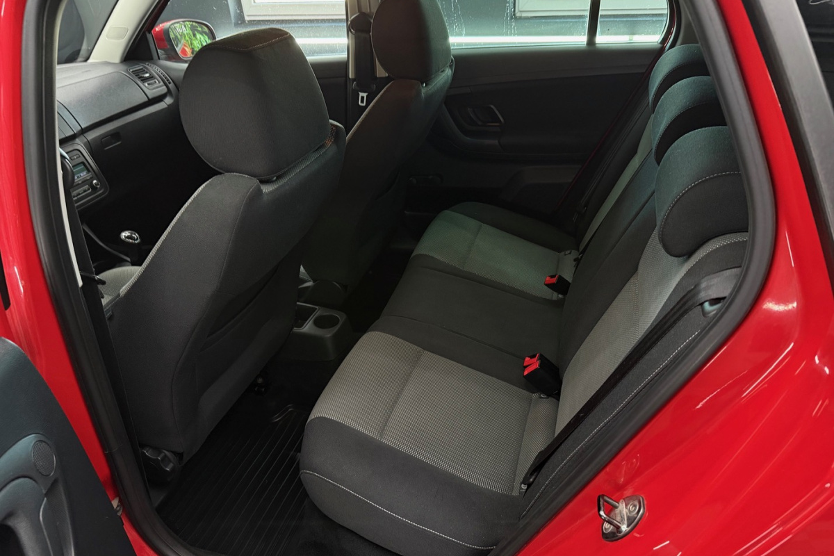 Ponuka vozidiel / Škoda Fabia Combi 1.2 HTP 12V Elegance - video