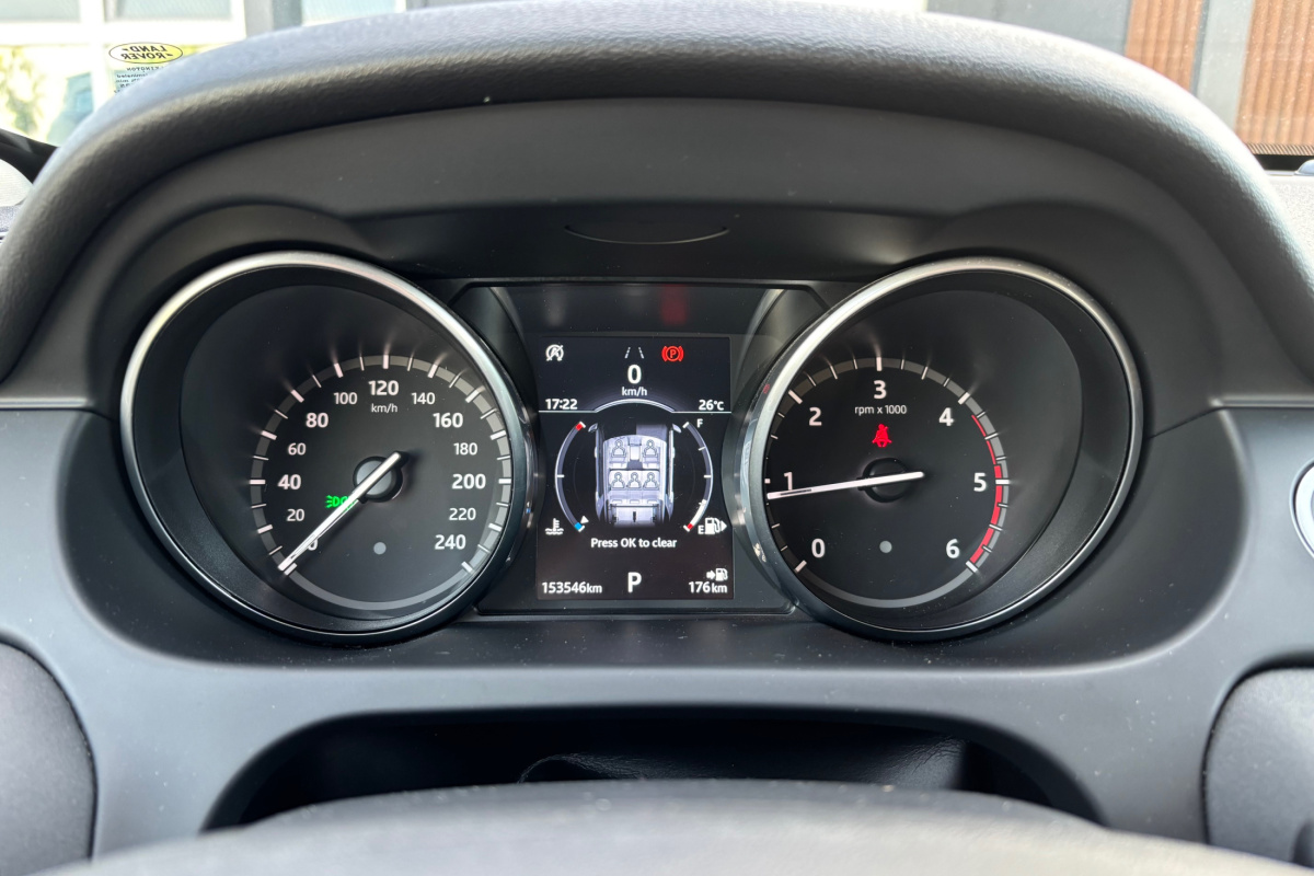 Ponuka vozidiel / Land Rover Discovery Sport 2.0L TD4 HSE AT - video
