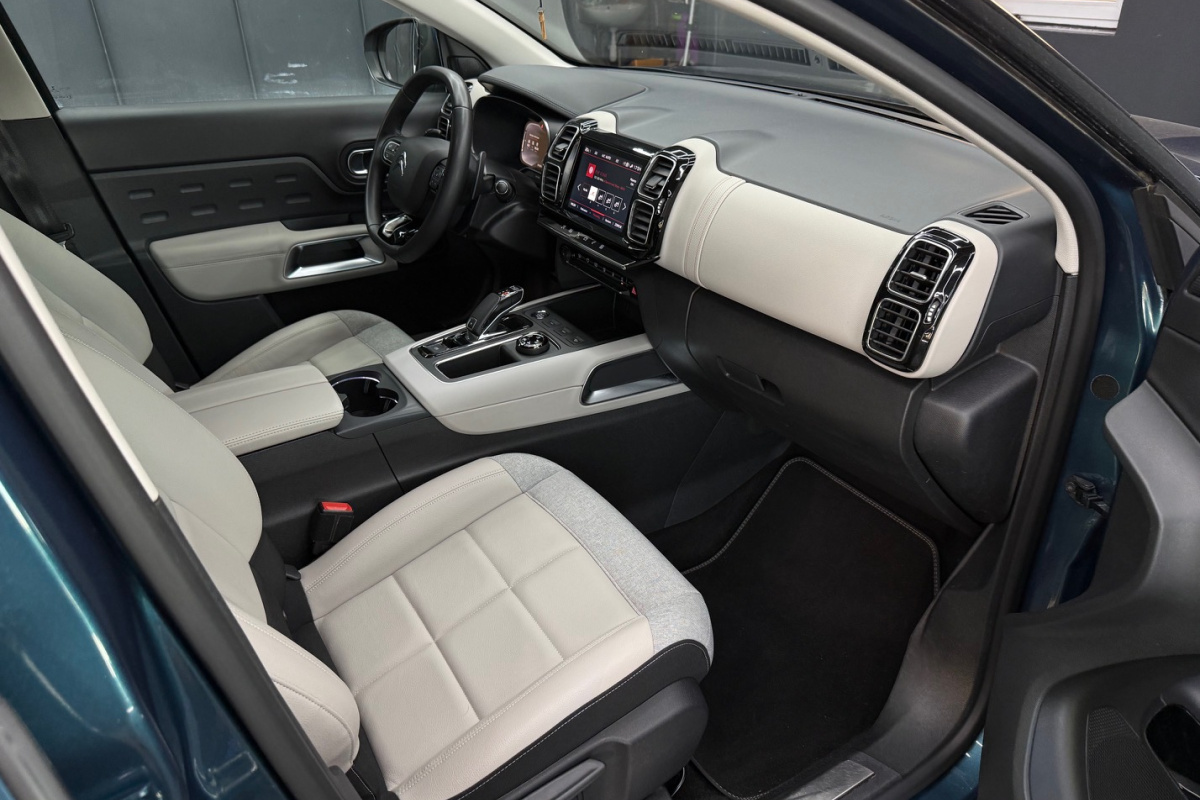 Ponuka vozidiel / Citroën C5 Aircross 1.5 BlueHDi 130 S S SHINE AUTOMAT - video