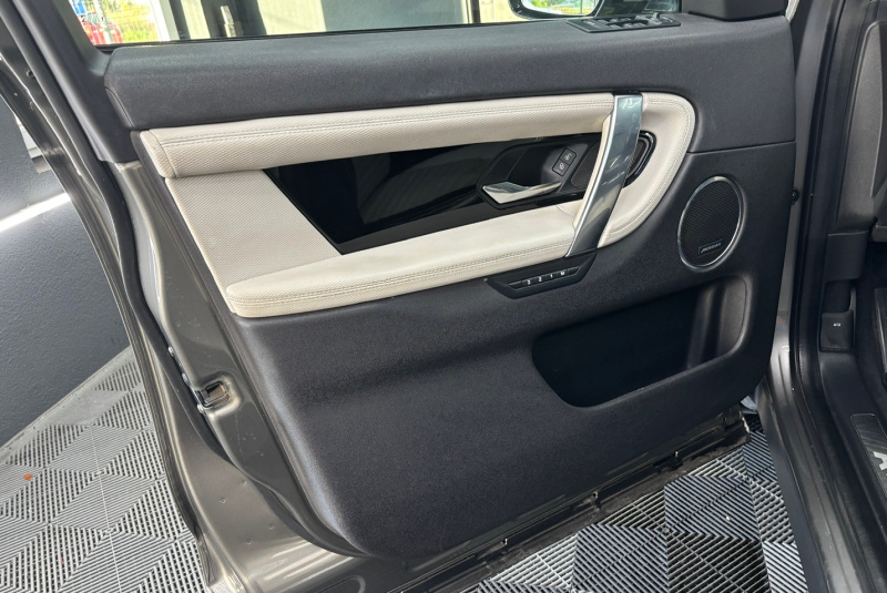  Ponuka vozidiel / Land Rover Discovery Sport 2.0D SD4 R-Dynamic SE AWD A/T - video