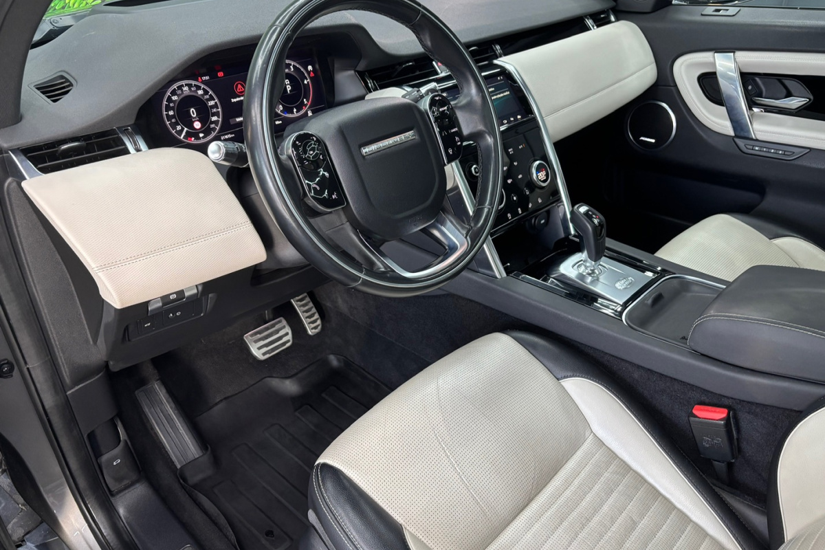 Ponuka vozidiel / Land Rover Discovery Sport 2.0D SD4 R-Dynamic SE AWD A/T - video