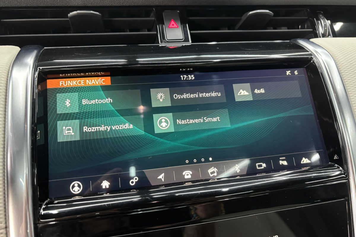 Ponuka vozidiel / Land Rover Discovery Sport 2.0D SD4 R-Dynamic SE AWD A/T - video