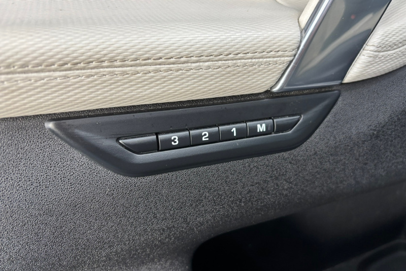  Ponuka vozidiel / Land Rover Discovery Sport 2.0D SD4 R-Dynamic SE AWD A/T - video