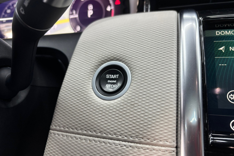  Ponuka vozidiel / Land Rover Discovery Sport 2.0D SD4 R-Dynamic SE AWD A/T - video