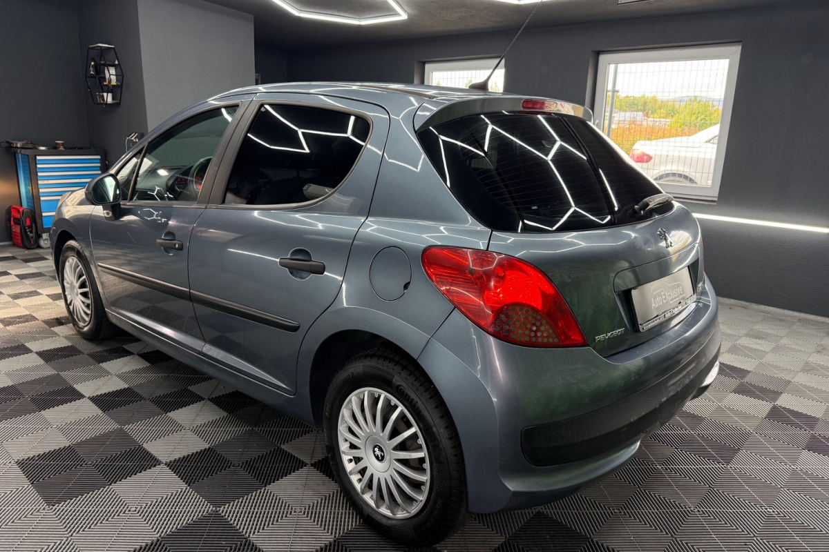 Ponuka vozidiel / Peugeot 207 1.4e Slovakia - video