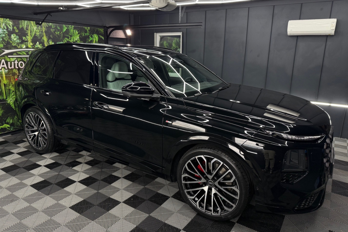 Ponuka vozidiel / Audi Q7 3.0 TDI S-Line quattro Signature Edition - video