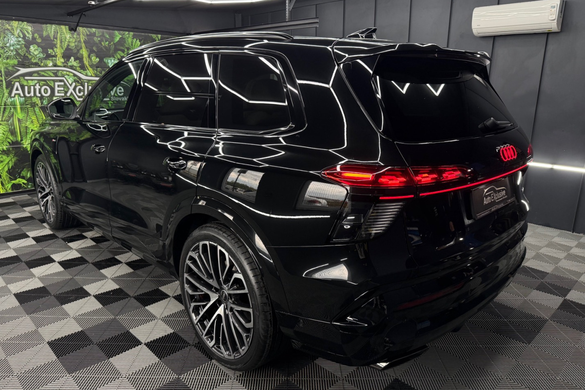 Ponuka vozidiel / Audi Q7 3.0 TDI S-Line quattro Signature Edition - video