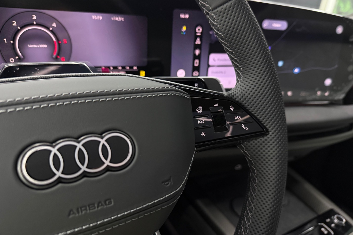 Ponuka vozidiel / Audi Q7 3.0 TDI S-Line quattro Signature Edition - video