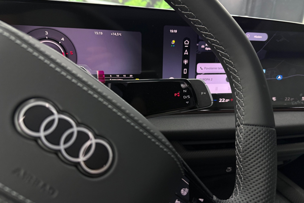 Ponuka vozidiel / Audi Q7 3.0 TDI S-Line quattro Signature Edition - video