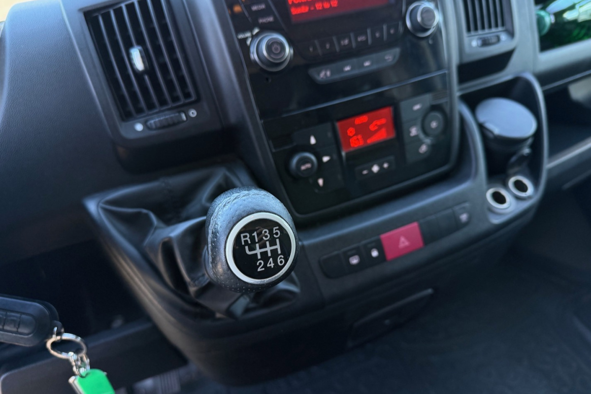 Ponuka vozidiel / Peugeot Boxer 2.0 BlueHDi 160k 335 L3 - video