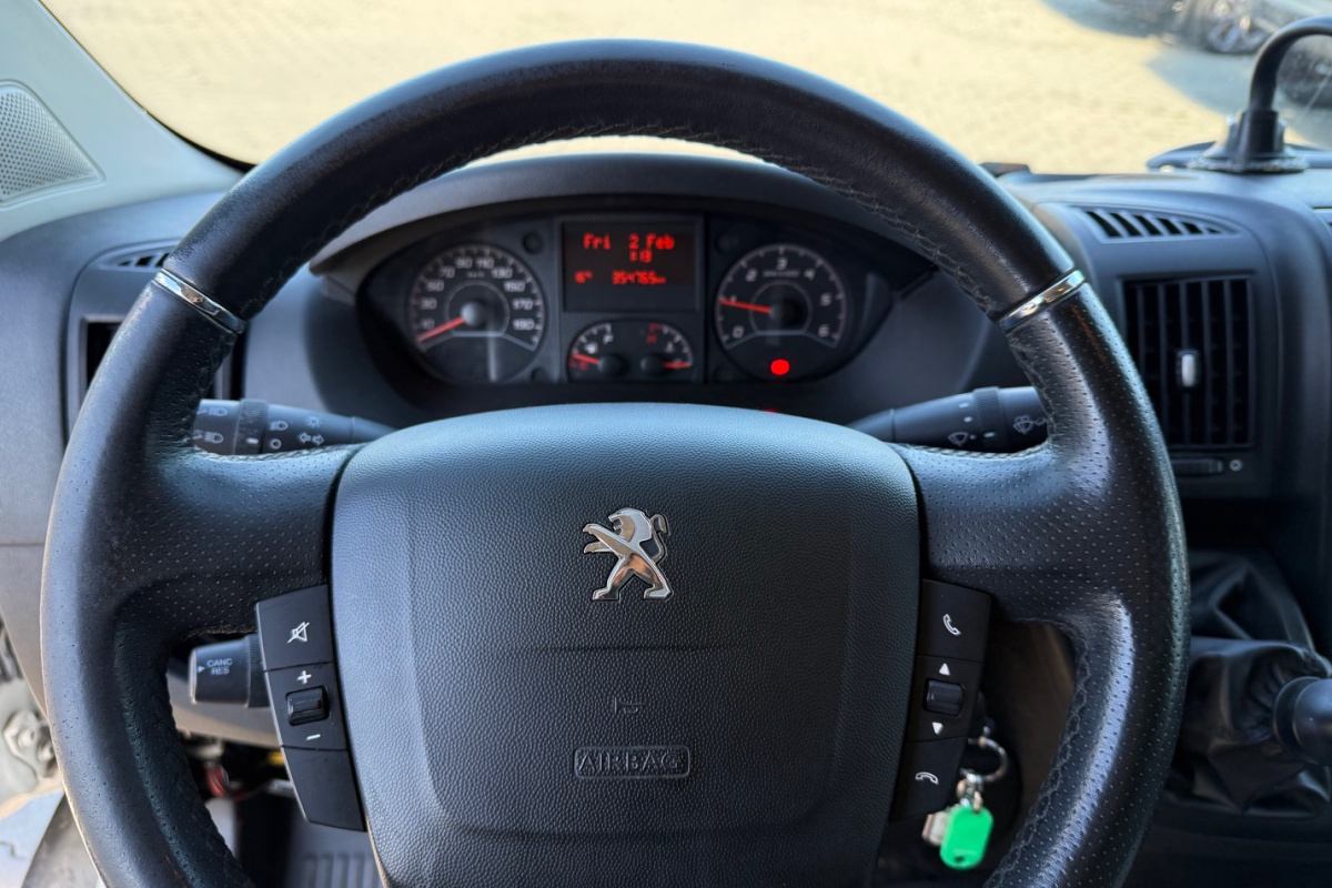 Ponuka vozidiel / Peugeot Boxer 2.0 BlueHDi 160k 335 L3 - video
