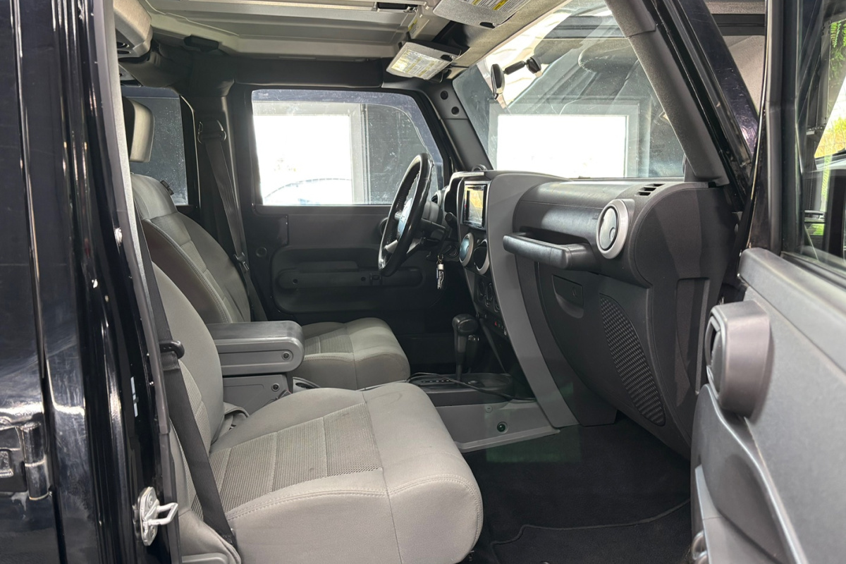 Ponuka vozidiel / Jeep Wrangler 2.8 CRD SAHARA LIMITED A/T - video