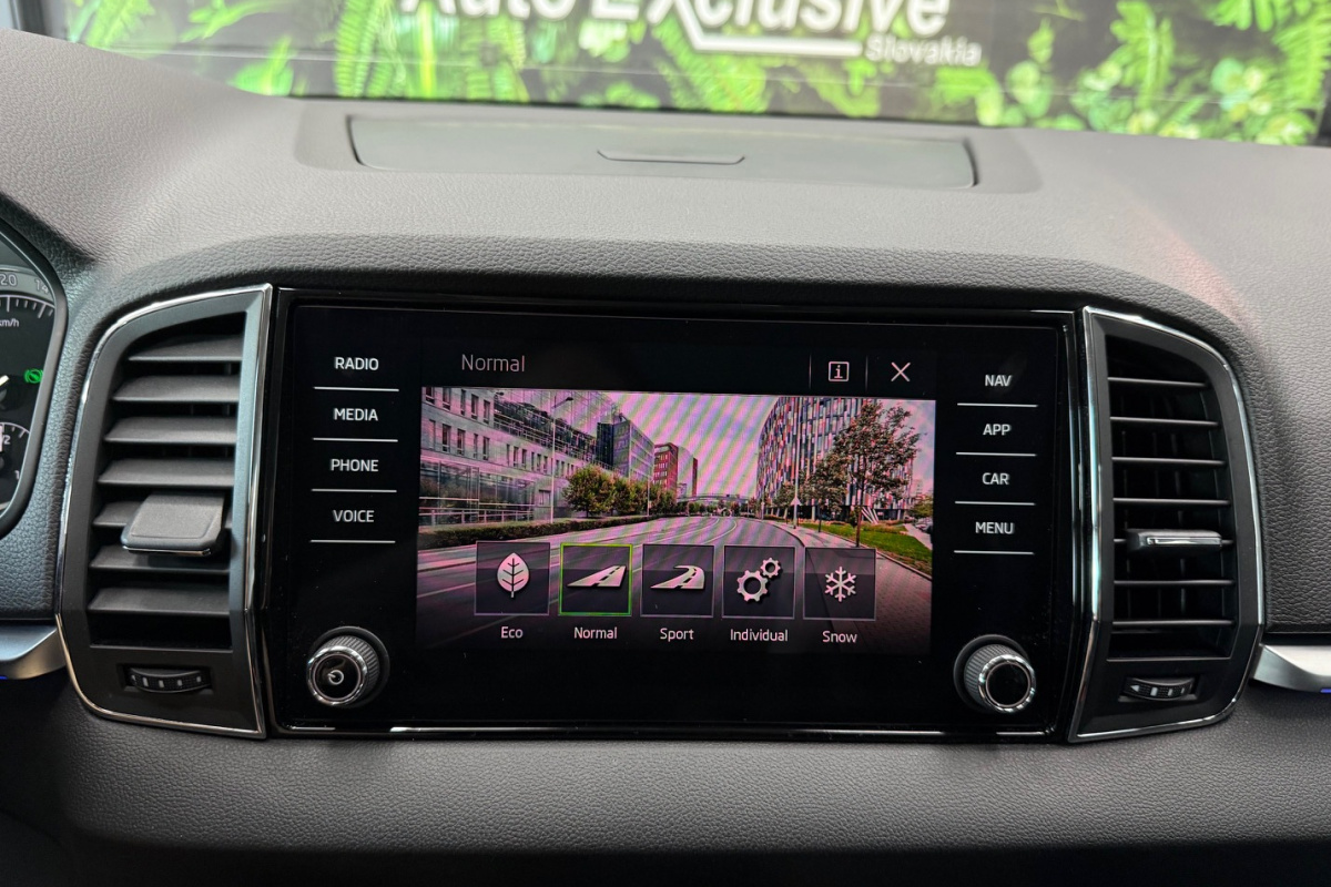 Ponuka vozidiel / Škoda Karoq 2.0 TDI SCR Style 4x4 DSG - video