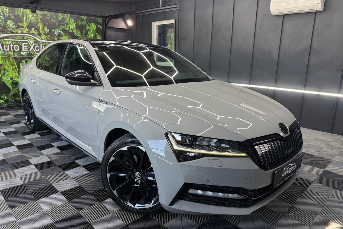 Ponuka vozidiel / Škoda Superb 1.4 TSI PHEV Sportline A/T - video