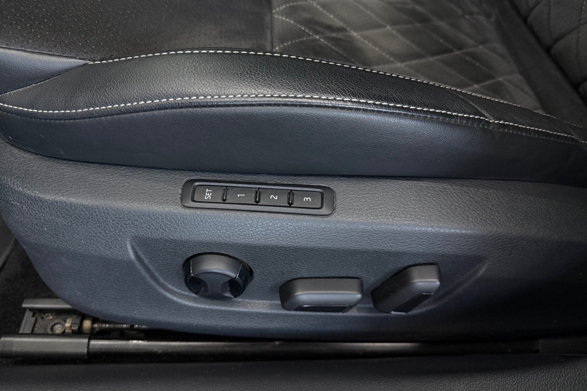 Ponuka vozidiel / Škoda Superb 1.4 TSI PHEV Sportline A/T - video