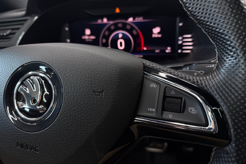  Ponuka vozidiel / Škoda Superb 1.4 TSI PHEV Sportline A/T - video