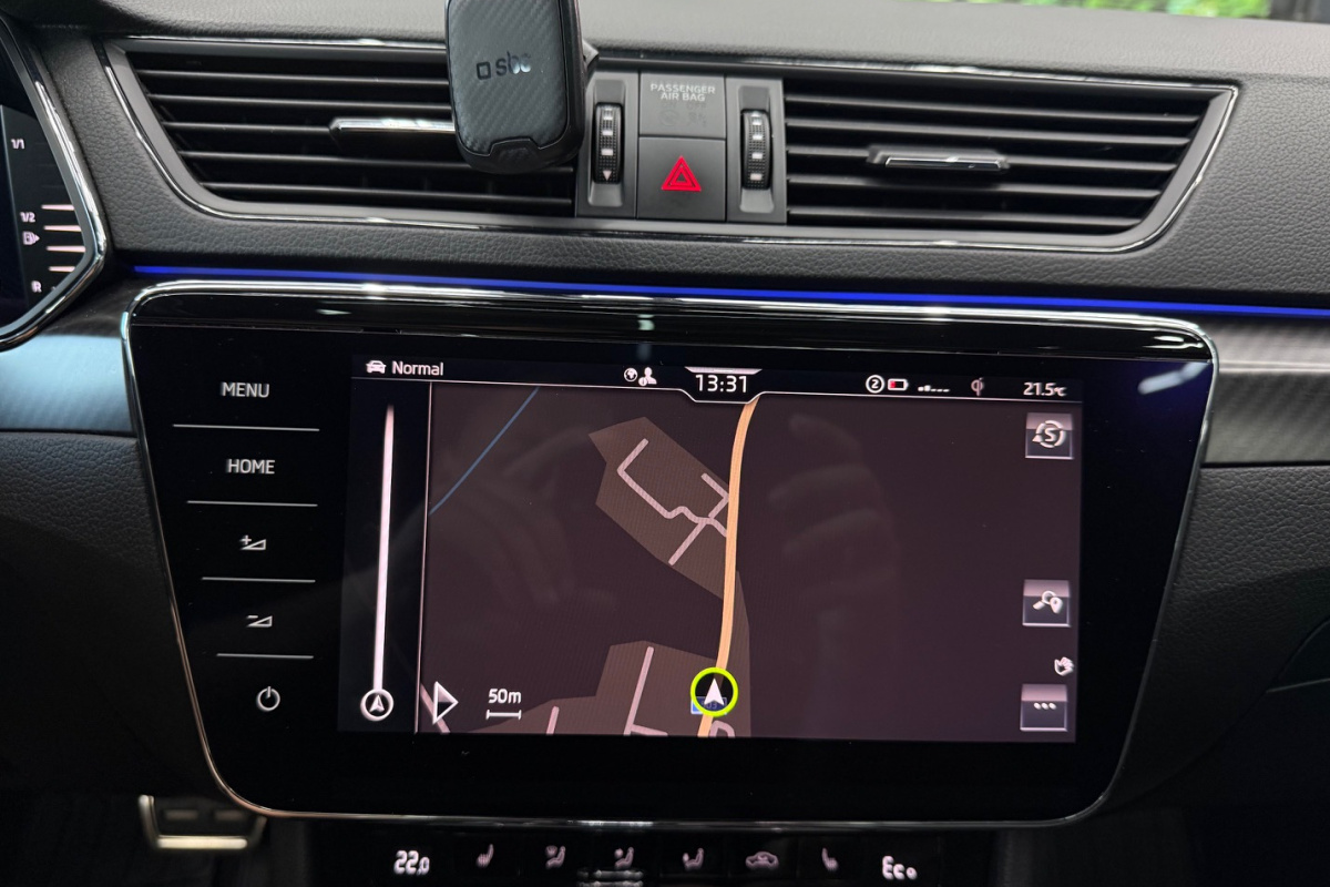 Ponuka vozidiel / Škoda Superb 1.4 TSI PHEV Sportline A/T - video