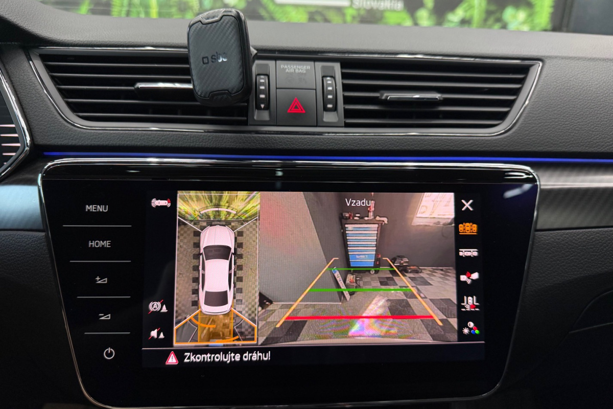 Ponuka vozidiel / Škoda Superb 1.4 TSI PHEV Sportline A/T - video