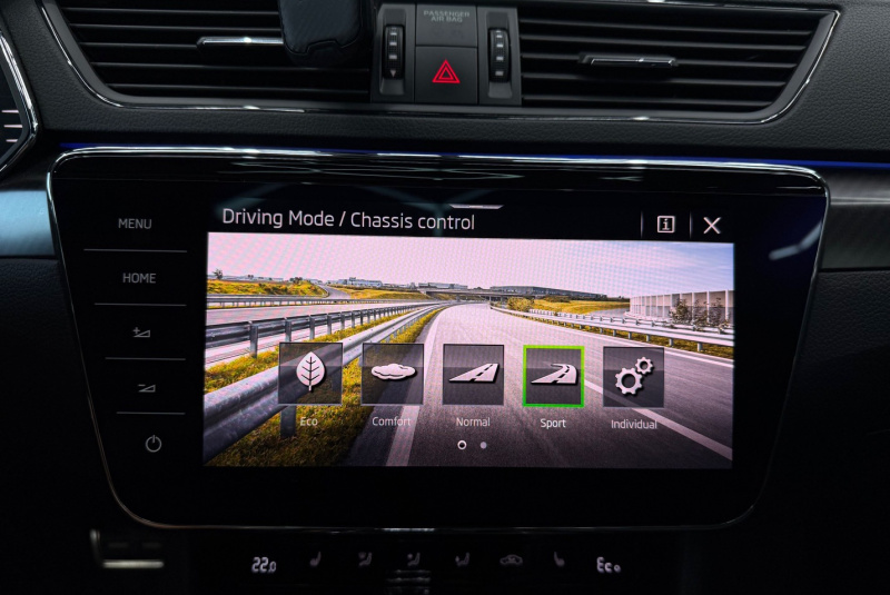  Ponuka vozidiel / Škoda Superb 1.4 TSI PHEV Sportline A/T - video