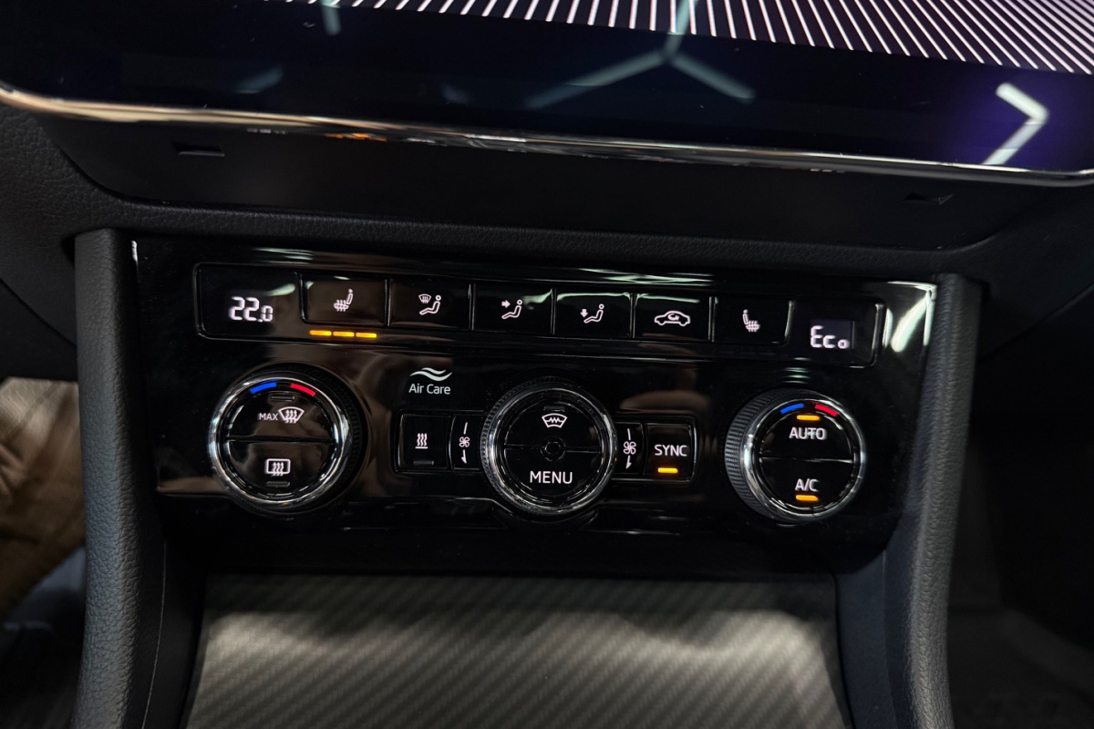 Ponuka vozidiel / Škoda Superb 1.4 TSI PHEV Sportline A/T - video