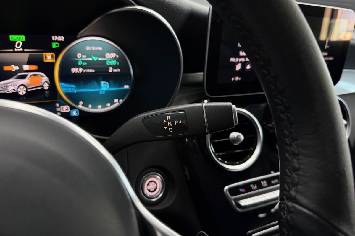 Ponuka vozidiel / Mercedes-Benz GLC SUV 200 A/T - video