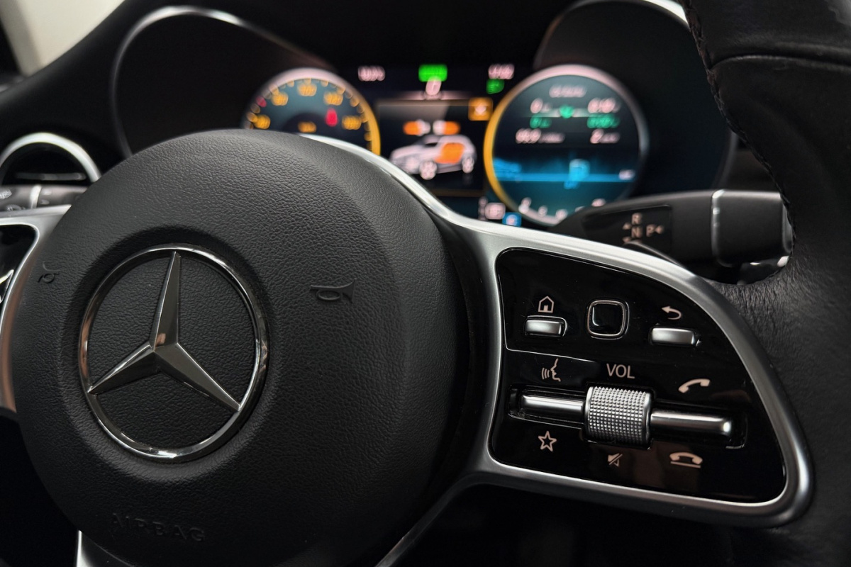 Ponuka vozidiel / Mercedes-Benz GLC SUV 200 A/T - video