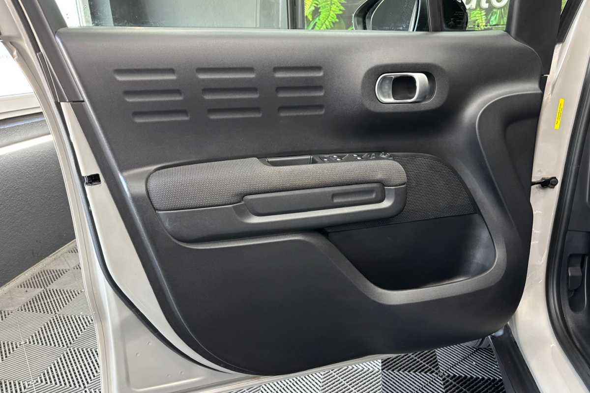 Ponuka vozidiel / Citroën C3 Aircross PureTech 110 S S Shine A/T - video