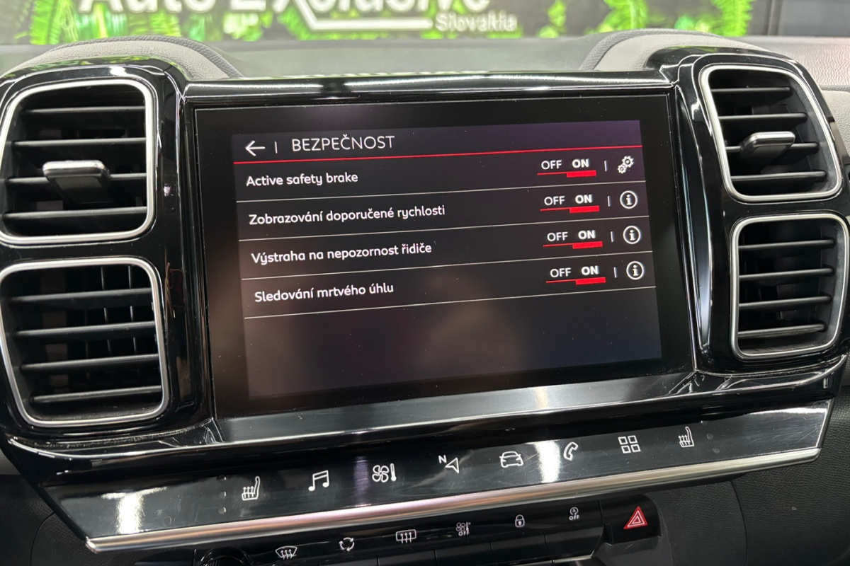 Ponuka vozidiel / Citroën C5 Aircross PureTech 130 S S Shine A/T - video