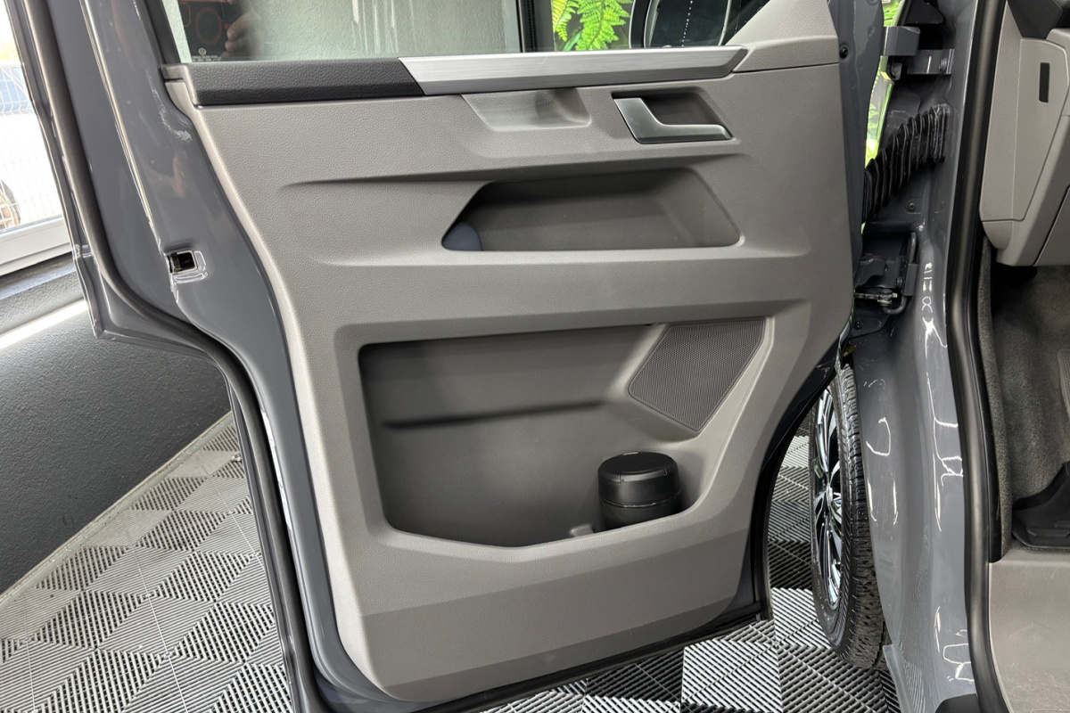 Ponuka vozidiel / Volkswagen California 2.0 TDI 150k BEACH EDITION AUTOMAT - video